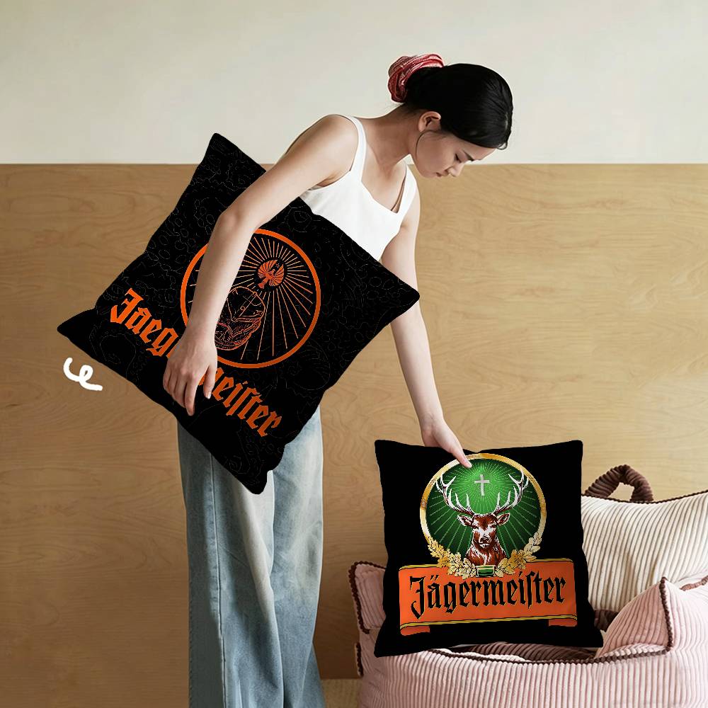 J-Jagermeisteres Logo Pillow G - Home Textiles And Furnishing recension och pris