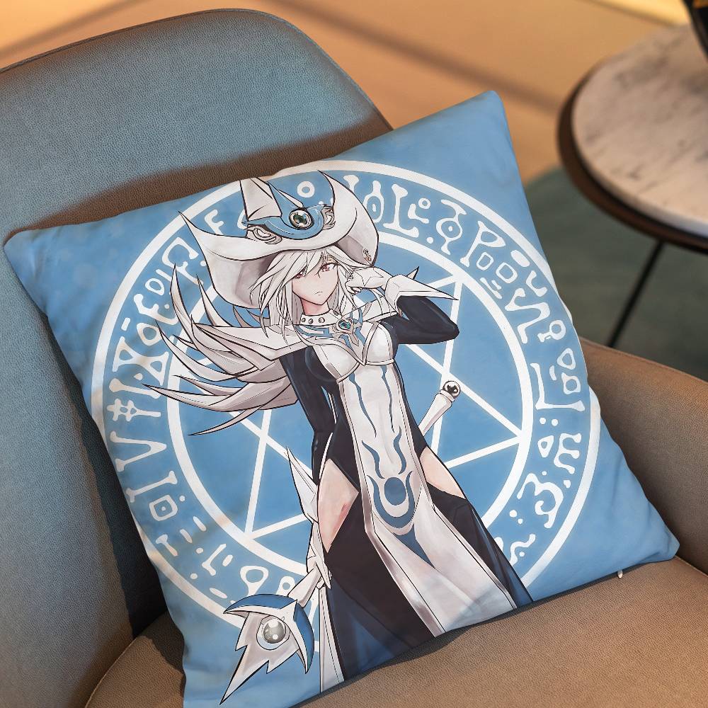 Blue and white Silent Magician - Home.Textiles Cushion recension och pris
